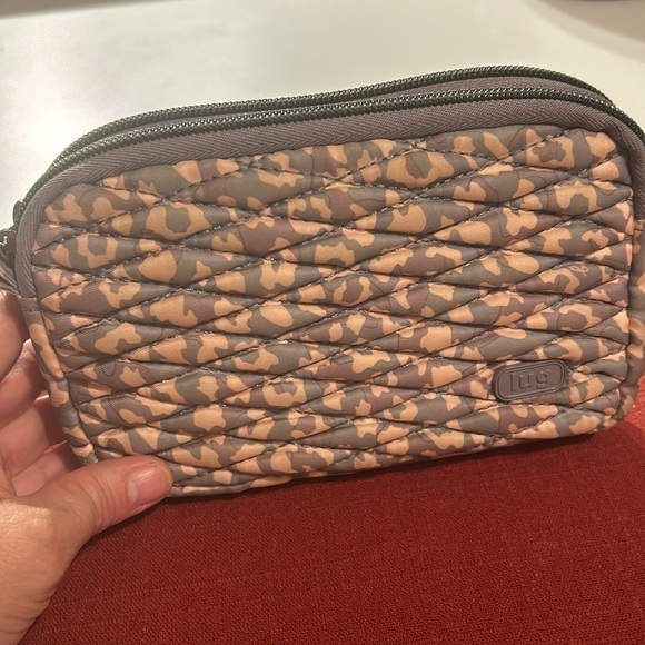 Lug Coupe - Picture 1 of 5